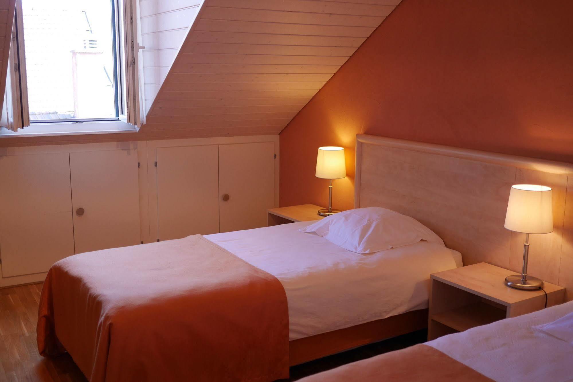 Auberge Aux Deux Sapins Montricher エクステリア 写真