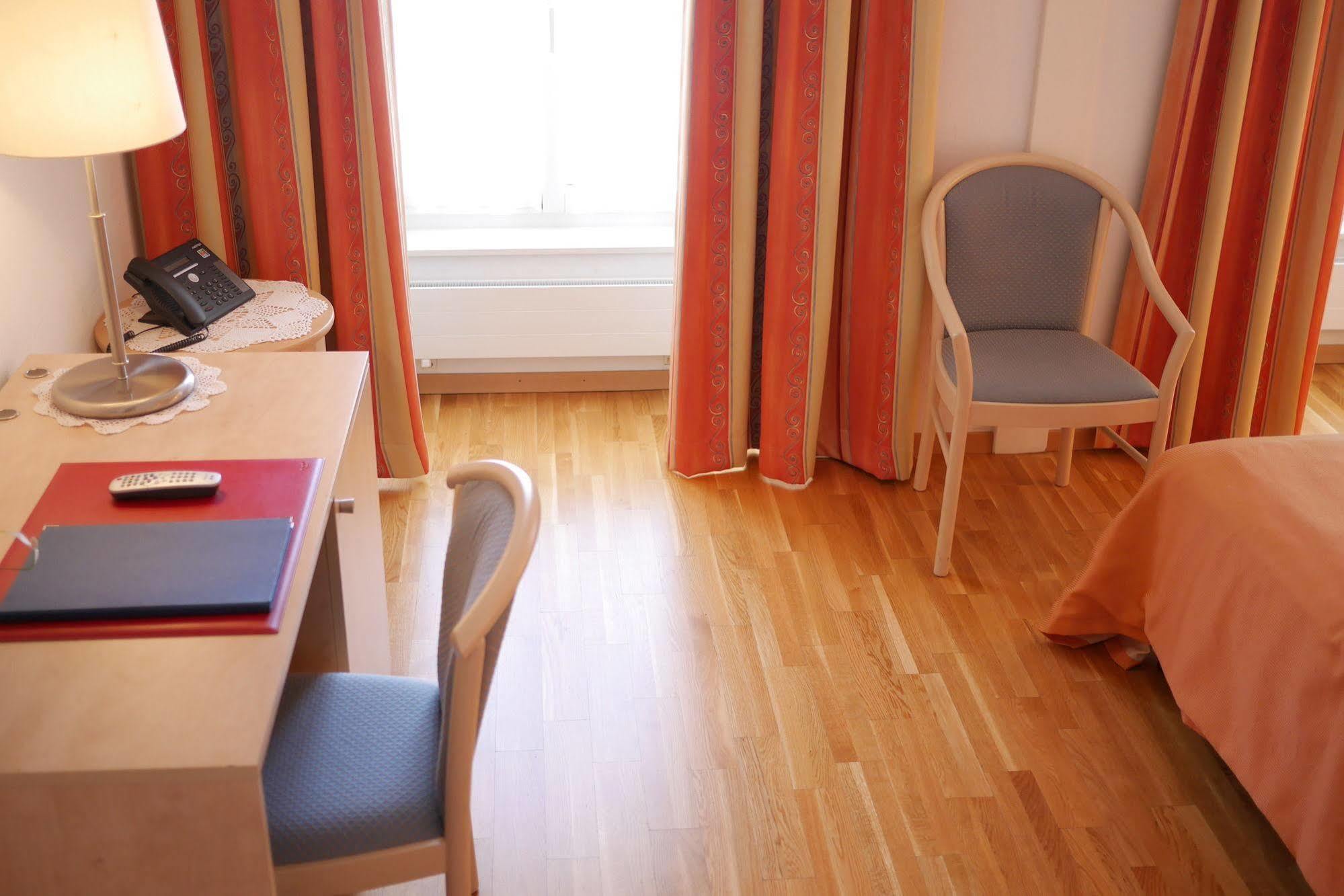 Auberge Aux Deux Sapins Montricher エクステリア 写真